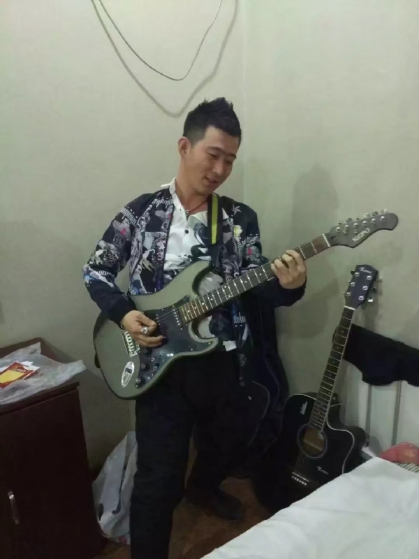 小吉他的第一张照片--漳平相亲网
