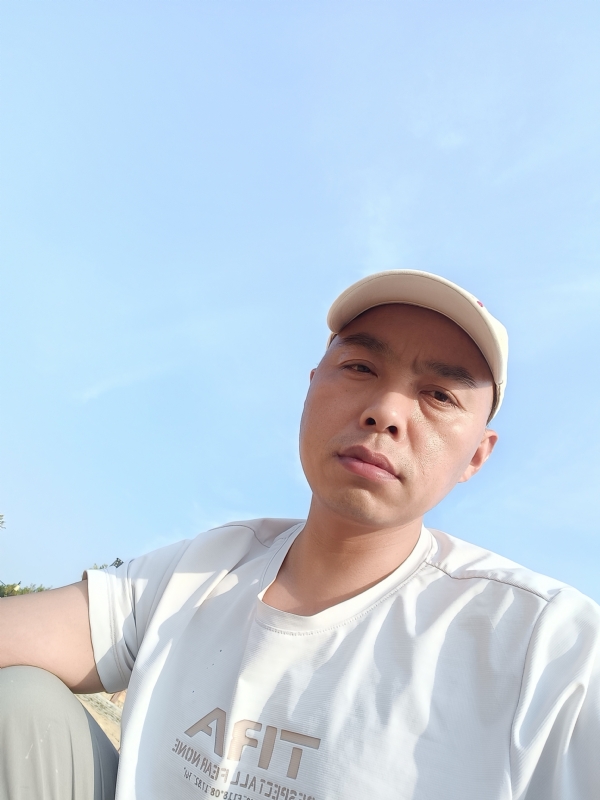 哥哥的第一张照片--漳平相亲网
