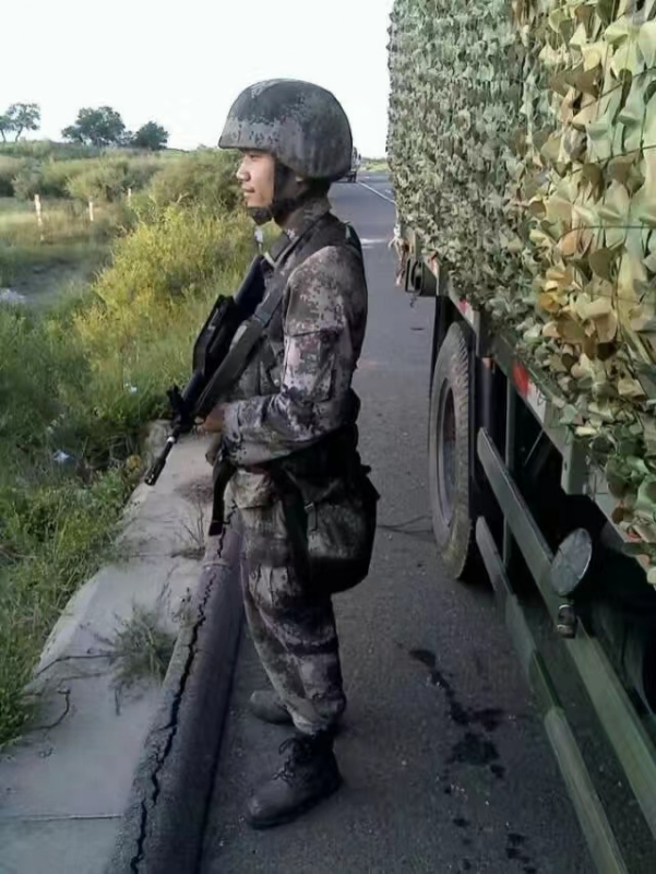 搬砖中的第一张照片--漳平相亲网